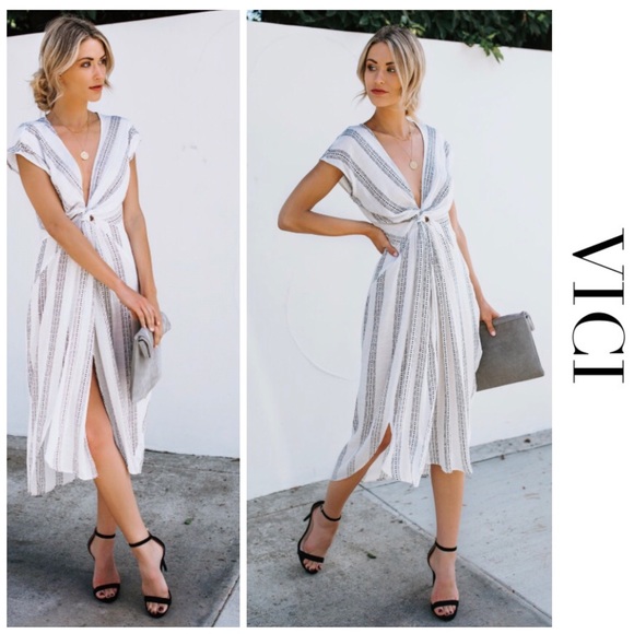 Vici Dresses & Skirts - 🦋Gossamer Cotton Twist Dress🦋